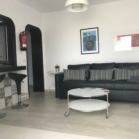 Apartament Panelos B1 *